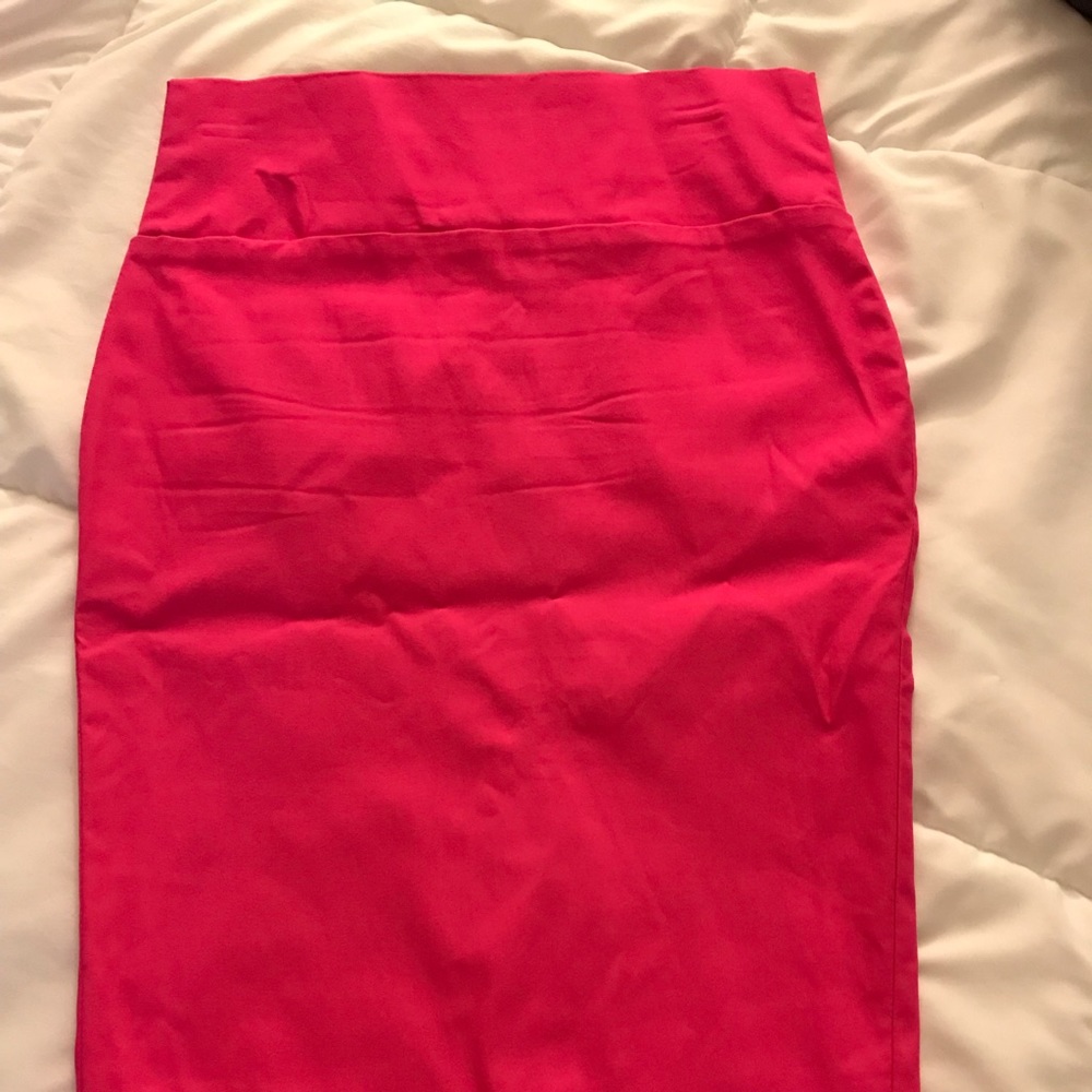 High waisted pencil skirt